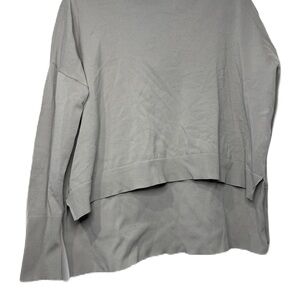 Modelle M Gray Women's Top